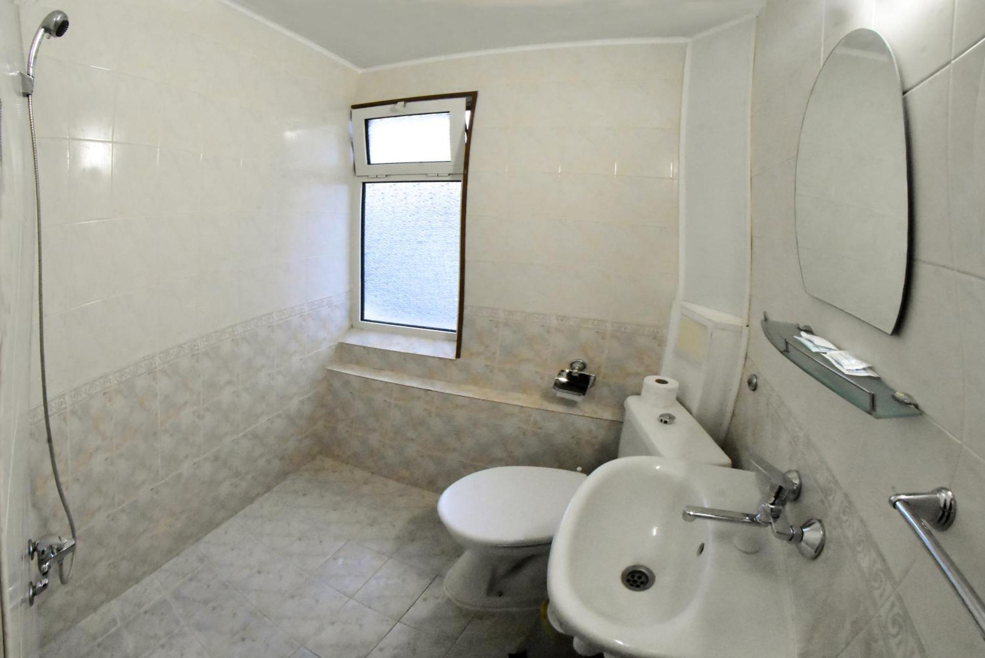 Hotel Rade 1 Vratsa Екстер'єр фото